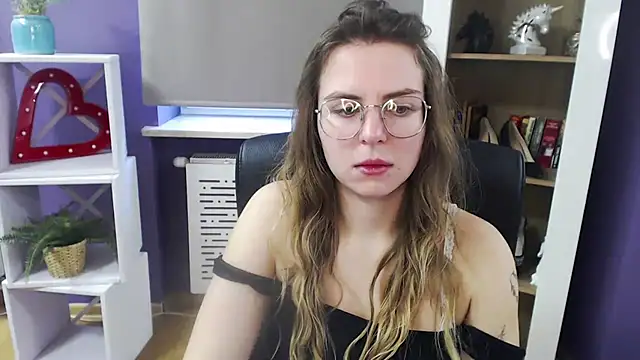 Snapshot of Zoey_Erotic chatting on February 12, 2025, 8:49 am Zoey Erotic online show from February 12, 2025, 8:49 am