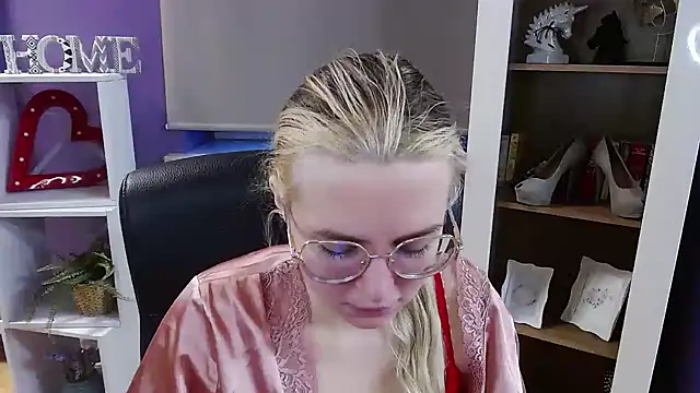 Zoey Erotic online show from February 3, 2026, 6:22 am