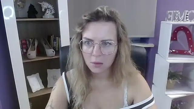 Snapshot of Zoey_Erotic chatting on September 11, 2025, 4:23 am Zoey Erotic online show from September 11, 2025, 4:23 am