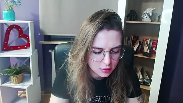 Snapshot of Zoey_Erotic chatting on February 20, 2025, 5:33 am Zoey Erotic online show from February 20, 2025, 5:33 am