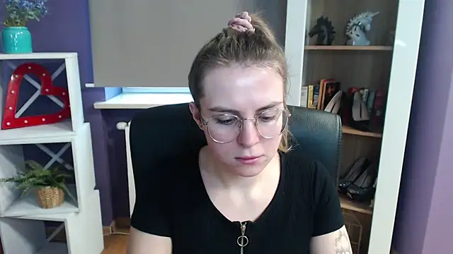 Snapshot of Zoey_Erotic chatting on February 21, 2025, 1:55 pm Zoey Erotic online show from February 21, 2025, 1:55 pm