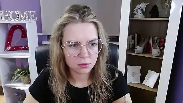 Zoey Erotic online show from November 5, 2025, 5:32 am