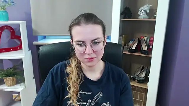 Snapshot of Zoey_Erotic chatting on February 26, 2025, 8:39 am Zoey Erotic online show from February 26, 2025, 8:39 am