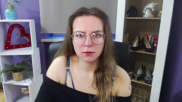 Snapshot of Zoey_Erotic chatting on March 19, 2025, 5:30 am Zoey Erotic online show from March 19, 2025, 5:30 am