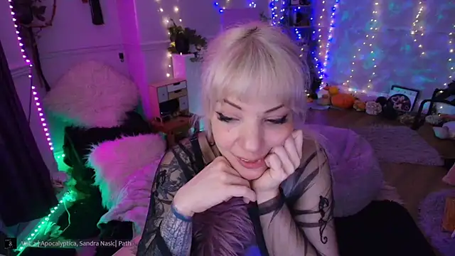 AliceW0lf online show from February 16, 2026, 7:56 pm