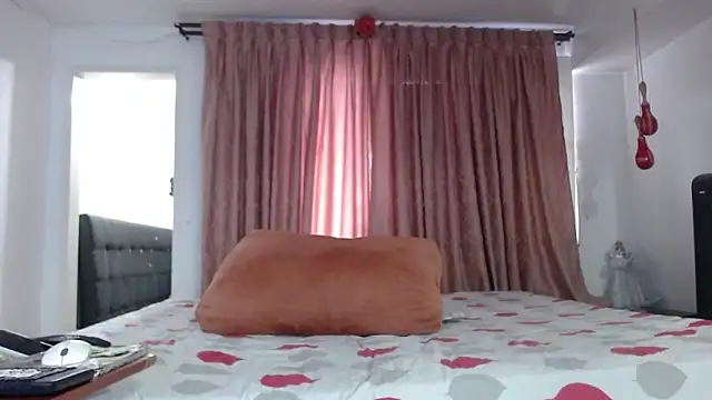 linapalacios online show from May 30, 2026, 12:44 pm