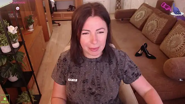 LauraClarck online show from May 24, 2026, 6:02 am