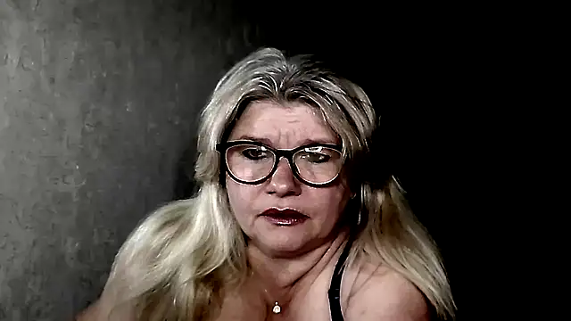 Diana 49 online show from April 26, 2026, 7:27 am
