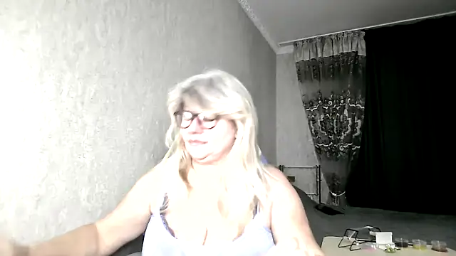 Diana 49 online show from December 5, 2025, 12:32 am