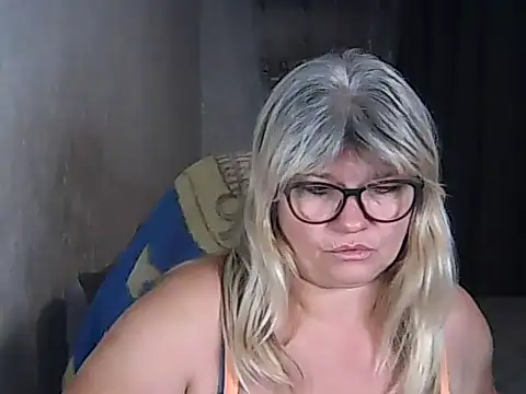 Diana 49 online show from November 5, 2025, 5:27 pm