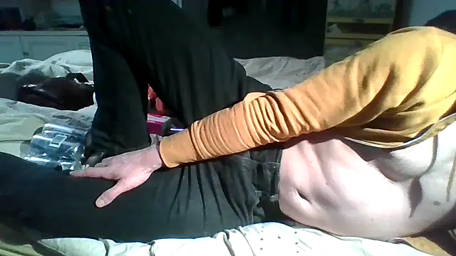 Snapshot of MmaxX004 chatting on March 8, 2025, 6:10 am MmaxX004 online show from March 8, 2025, 6:10 am