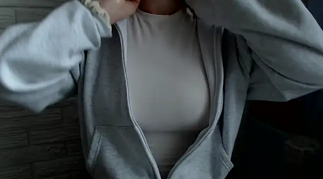 Kirakisss online show from March 3, 2025, 12:39 pm