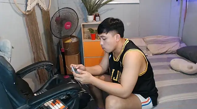 Snapshot of princeJayX chatting on February 24, 2025, 7:00 am princeJayX online show from February 24, 2025, 7:00 am