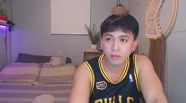 Snapshot of princeJayX chatting on March 12, 2025, 7:35 am princeJayX online show from March 12, 2025, 7:35 am