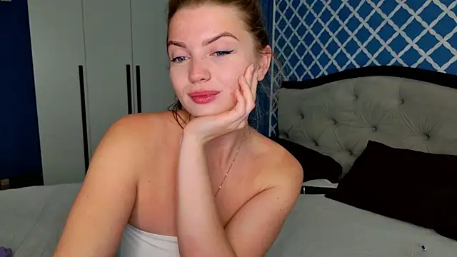 Busty Redhead online show from May 31, 2026, 5:24 am