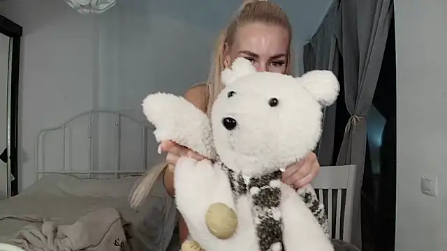 Roshana16 online show from November 22, 2025, 9:02 pm