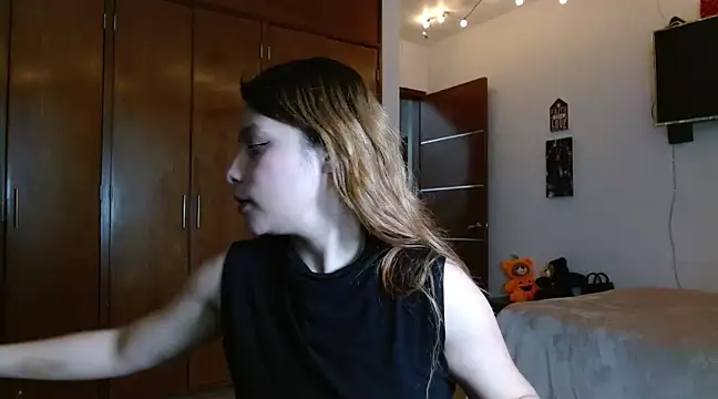 Snapshot of 3littleschoolteens chatting on March 4, 2025, 8:49 pm 3littleschoolteens online show from March 4, 2025, 8:49 pm