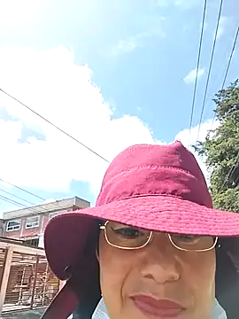 LaInsaciableIntensa online show from September 29, 2025, 5:51 pm