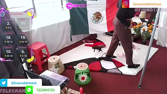 LaInsaciableIntensa online show from November 15, 2025, 2:43 pm