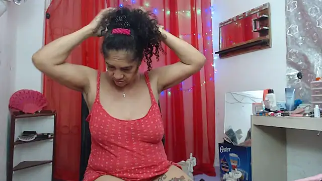 Snapshot of heyline_milf chatting on May 4, 2026, 7:28 pm heyline milf online show from May 4, 2026, 7:28 pm