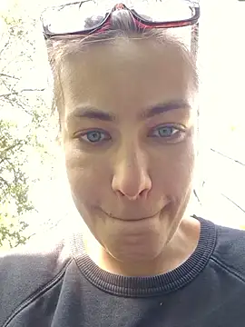 Snapshot of Keli_Jessi chatting on April 14, 2026, 11:26 am Keli Jessi online show from April 14, 2026, 11:26 am