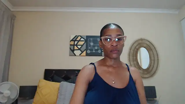 Creamyass22 online show from November 18, 2025, 5:38 pm