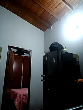 Snapshot of LunaZambrano chatting on February 13, 2026, 12:49 pm LunaZambrano online show from February 13, 2026, 12:49 pm