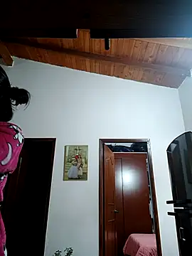 Snapshot of LunaZambrano chatting on February 2, 2026, 1:32 pm LunaZambrano online show from February 2, 2026, 1:32 pm