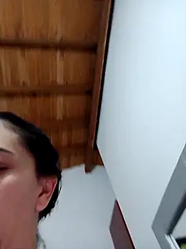 LunaZambrano online show from September 14, 2025, 7:36 pm