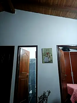 Snapshot of LunaZambrano chatting on February 7, 2026, 3:03 am LunaZambrano online show from February 7, 2026, 3:03 am