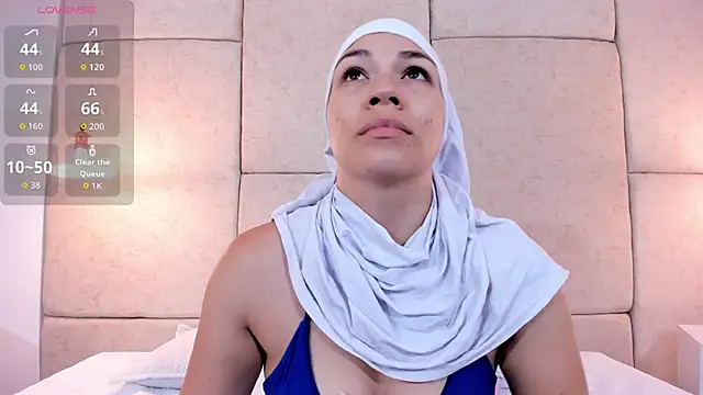 Snapshot of aisha_vs chatting on April 13, 2026, 1:26 pm aisha vs online show from April 13, 2026, 1:26 pm