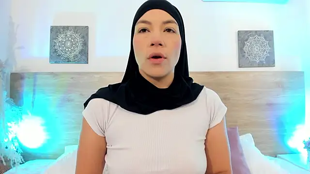 Snapshot of aisha_vs chatting on July 9, 2026, 1:32 pm aisha vs online show from July 9, 2026, 1:32 pm