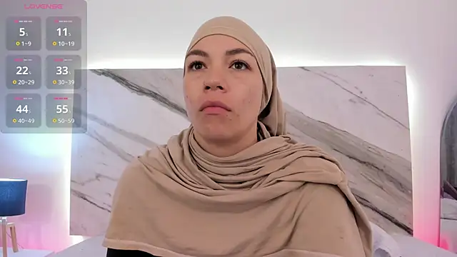 Snapshot of aisha_vs chatting on April 1, 2026, 12:28 pm aisha vs online show from April 1, 2026, 12:28 pm