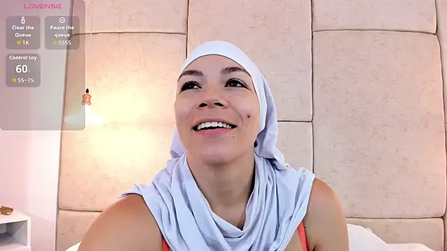 Snapshot of aisha_vs chatting on March 5, 2026, 12:35 pm aisha vs online show from March 5, 2026, 12:35 pm