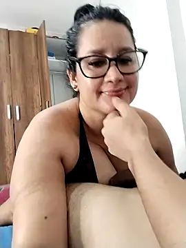 Snapshot of keilymadam chatting on May 7, 2026, 4:50 am keilymadam online show from May 7, 2026, 4:50 am