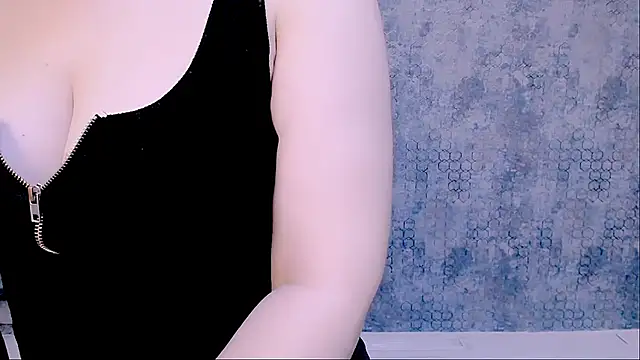 Snapshot of Djullia chatting on March 10, 2025, 9:12 am Djullia online show from March 10, 2025, 9:12 am