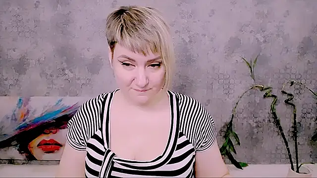 Snapshot of Djullia chatting on April 11, 2026, 8:18 am Djullia online show from April 11, 2026, 8:18 am