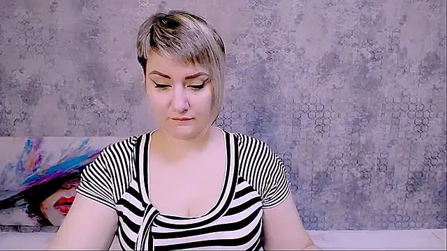 Djullia online show from October 13, 2025, 5:53 am