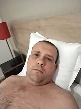 manubm03 online show from November 24, 2025, 8:09 pm