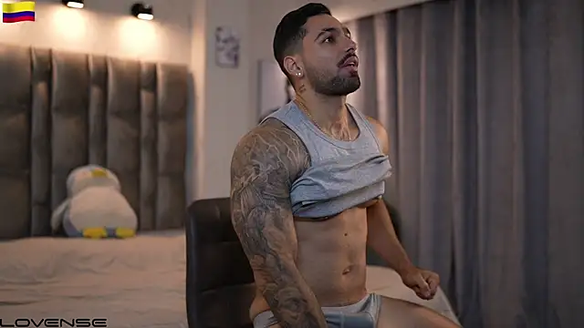 Snapshot of john_king29 chatting on October 19, 2025, 2:20 pm john king29 online show from October 19, 2025, 2:20 pm