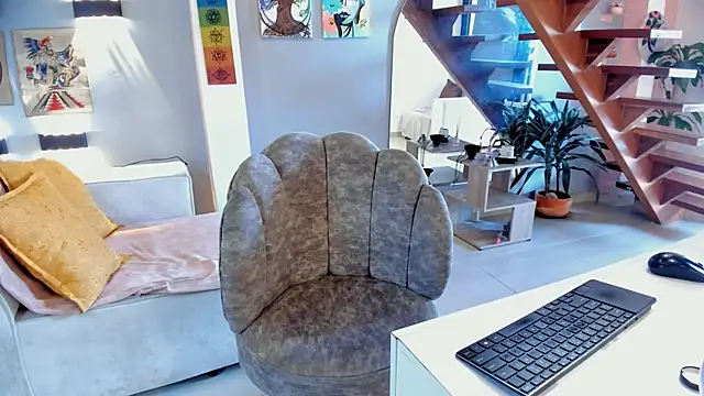 CelesteBreedlove online show from September 9, 2025, 12:14 pm