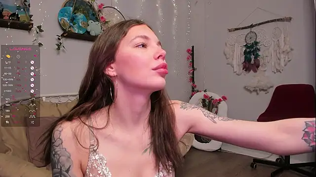 Snapshot of Kiralotus chatting on February 7, 2026, 5:37 am Kiralotus online show from February 7, 2026, 5:37 am