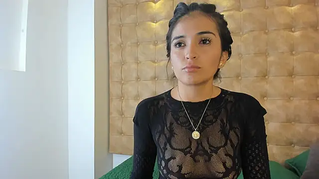 Snapshot of violet_giraldo chatting on May 29, 2026, 7:42 pm violet giraldo online show from May 29, 2026, 7:42 pm