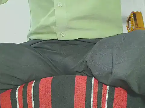 manan28 online show from November 4, 2025, 9:24 am