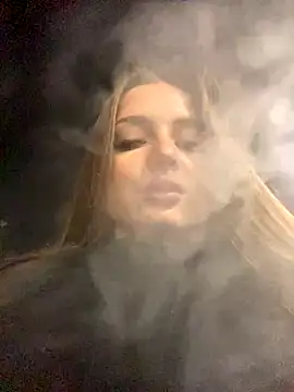 Snapshot of KrisMagnoly chatting on November 26, 2025, 5:02 pm KrisMagnoly online show from November 26, 2025, 5:02 pm