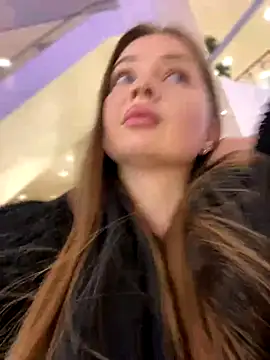 Snapshot of KrisMagnoly chatting on November 12, 2025, 5:39 pm KrisMagnoly online show from November 12, 2025, 5:39 pm