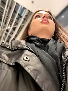 Snapshot of KrisMagnoly chatting on November 14, 2025, 4:32 pm KrisMagnoly online show from November 14, 2025, 4:32 pm