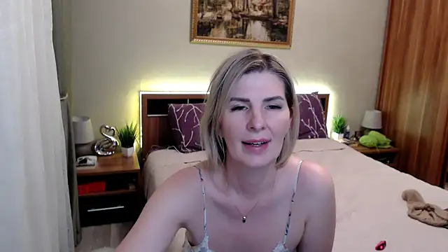 Snapshot of sensualEmilia chatting on March 22, 2026, 5:58 pm sensualEmilia online show from March 22, 2026, 5:58 pm
