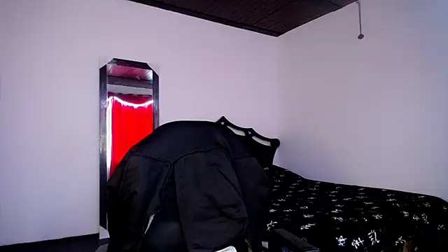 Snapshot of Deiby_casas chatting on January 25, 2025, 10:50 pm Deiby casas online show from January 25, 2025, 10:50 pm