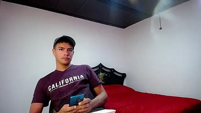 Snapshot of Deiby_casas chatting on January 13, 2025, 6:38 am Deiby casas online show from January 13, 2025, 6:38 am